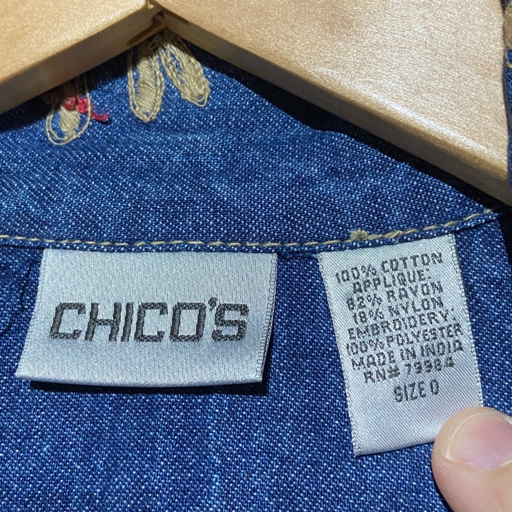 Chicos Women's Blue Denim Embroidered Beaded Butterfly Floral Vest Size 0 Small - Picture 4 of 8